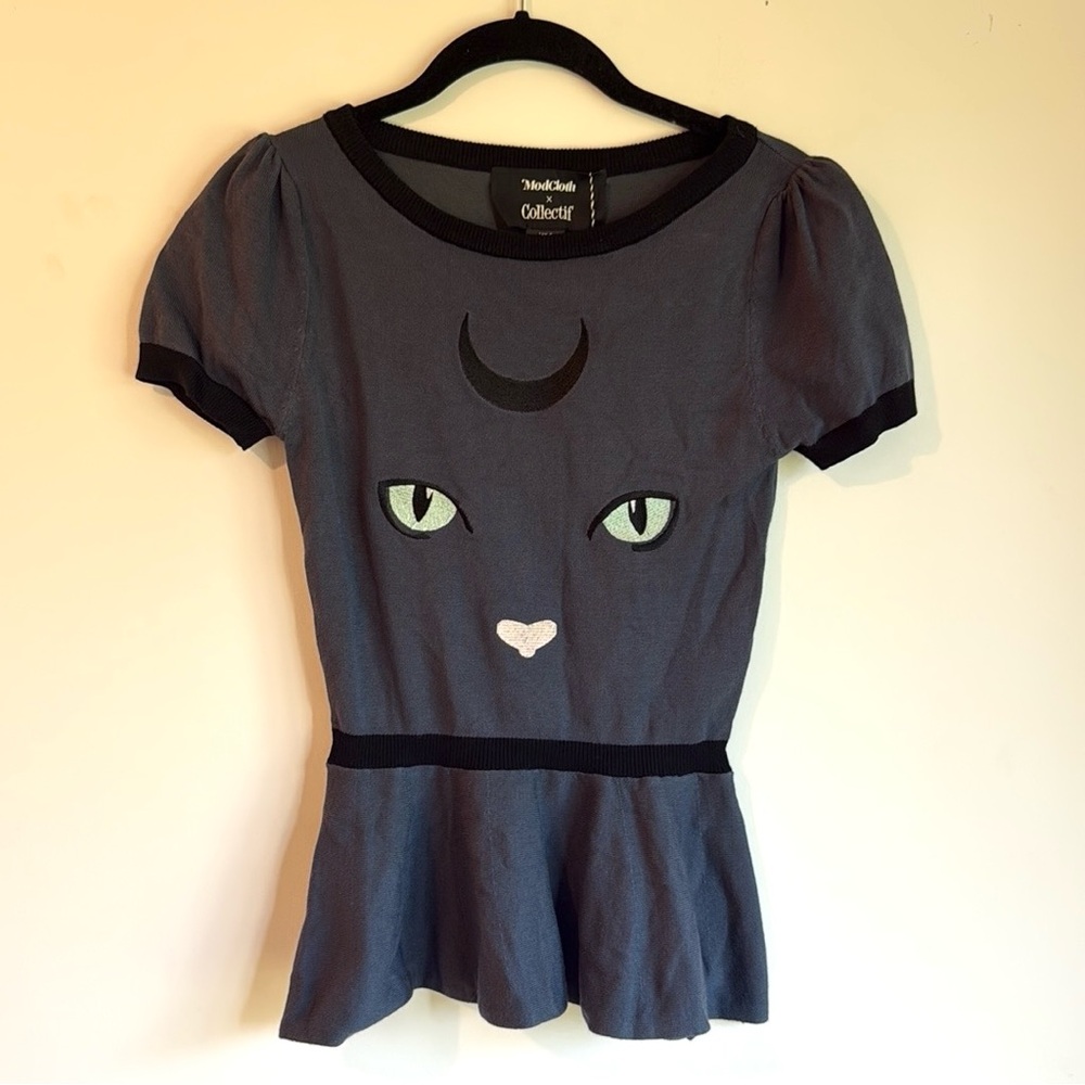 ModCloth x Collectif Halloween Cat Face Shirt Sleeve Sweater